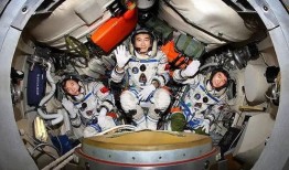 宇航员爆料南极冰墙视频,宇航员亲历震撼视频曝光