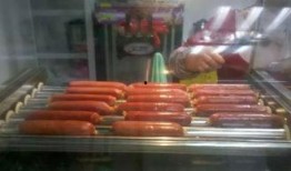 烤肠老板爆料视频播放,视频播放背后的惊人真相