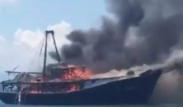 网友爆料渔船视频在线观看,渔船惊险瞬间，海上求生实况视频引关注